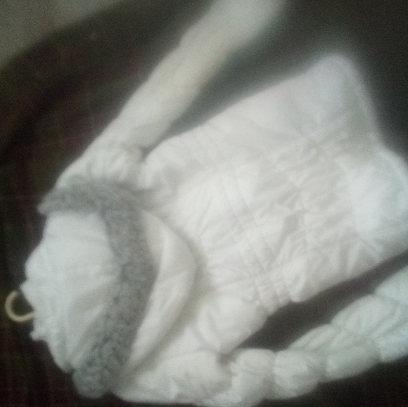 White puffer coat with fur hood - Picture 2 of 4